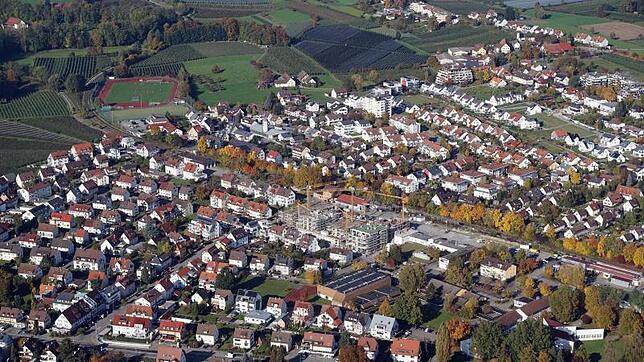 Kräne in Fischbach: Leserreporter Jürgen Traub hat die Neue Mitte vom Zeppelin aus fotografiert.