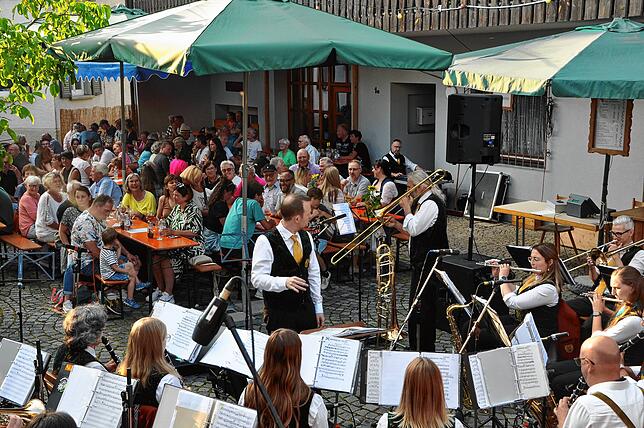 Bild 13: Das 31. Bermatinger Torkelfest ist eröffnet – hier die besten Bilder vom Auftakt