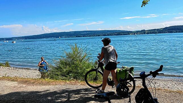 Über die Berge ans Wasser: Als großes Ziel einer anspruchsvollen und doch sehr lohnenden Tour wird in Radolfzell der Strand des ...