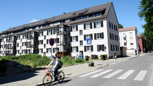 Die Häuser in der Konstanzer Markgrafenstraße wurden saniert: Jetzt steigen die Kaltmieten um teilweise mehr als die Hälfte. Bild: ...