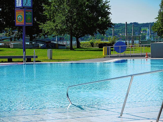 Das Nicht-Schwimmerbecken. Überall wurde das Wasser komplett erneuert.