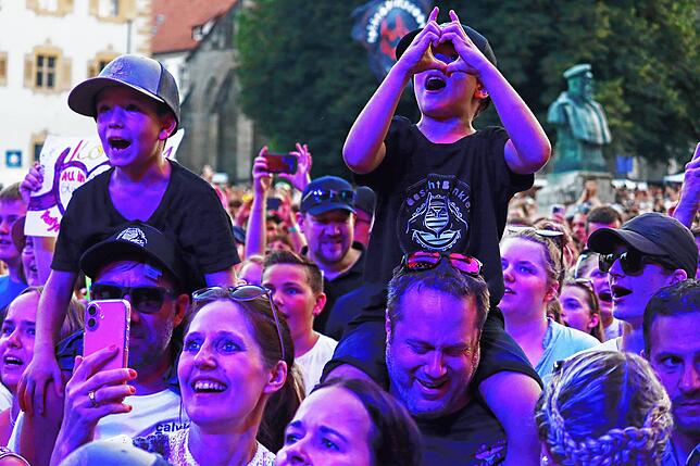 Bild 18: Fäaschtbänkler begeistern 5000 Fans beim letzten Schloss Salem Open Air – Die besten Bilder!