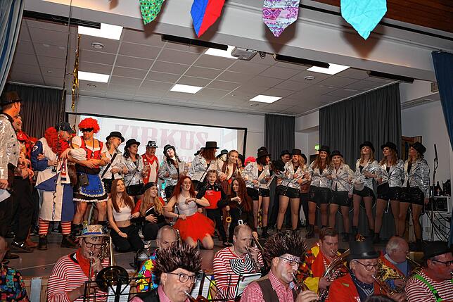 Bild 25: Zirkusfestival beim Sportlerball in Rietheim