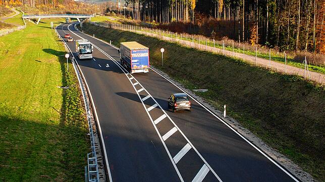 Ab Samstag ist die A 98.7 zunächst zwischen den Anschlussstellen Rothaus und Laufenburg (Bild) und dann zwischen den Anschlussstellen ...