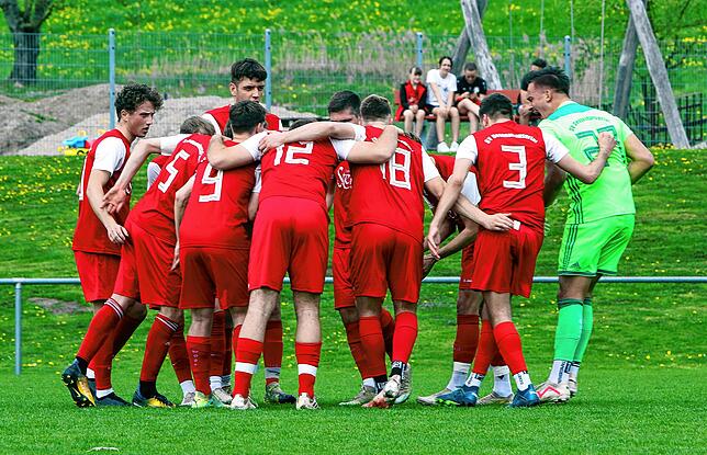 Bild 2: Die besten Bilder vom Kellerderby zwischen dem SV Deggenhausertal und Türk. SV Konstanz