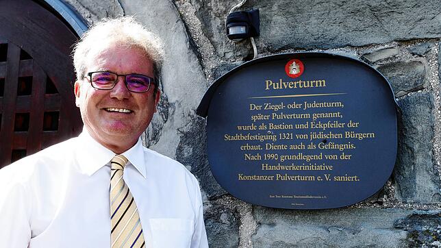 Stadtarchivar Jürgen Klöckler räumt mit unwahren Tatsachenbehauptungen auf, denn der Pulverturm wurde weder 1321, noch von jüdischen ...