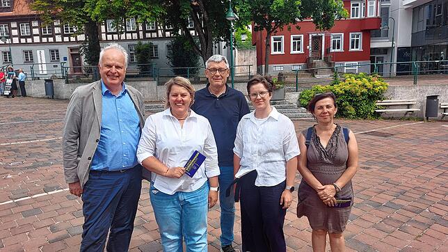 Kulturamtsleiter Andreas Dobmeier (von links), Projektleiterin Sandra Bummel, Matthias Fellhauer – Vorsitzender der Doubletown Bigband ...