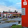 Am Standort der Esso-Tankstelle (im Bildhintergrund) am BEZ-Kreisel möchte die Sparkasse ihr neues Gebäude errichten
