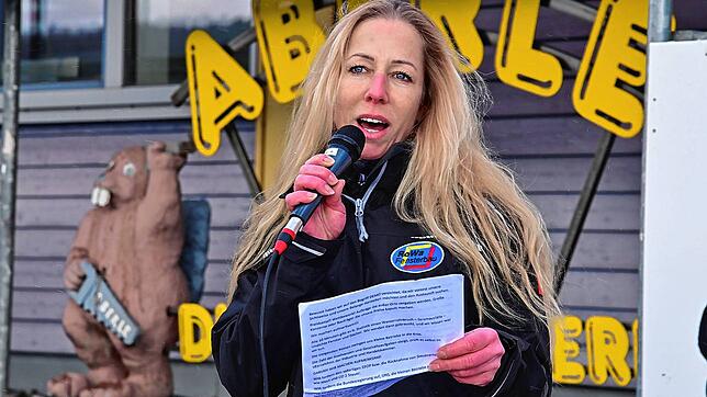 Mit-Initiatorin Nadine Stockburger schildert die prekäre Situation, die Handwerker über alle Gewerke betrifft. &bdquo;Wir sind die, die ...
