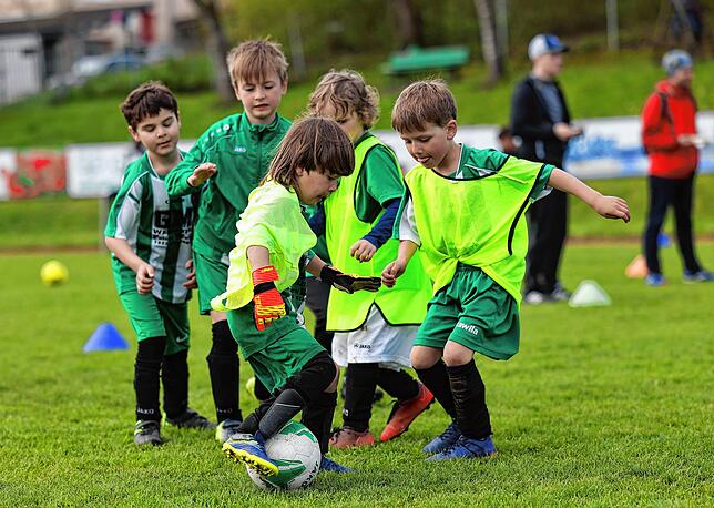 Bild 7: Wenn die jüngsten Kicker mit Begeisterung dabei sind: Die besten Bilder vom Turnier in Radolfzell!
