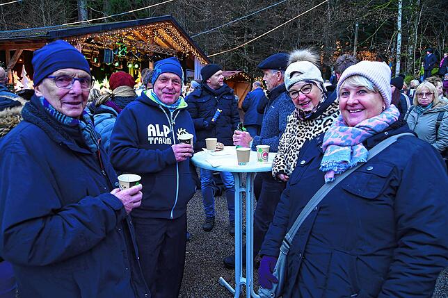 Bild 21: Jetzt ist die Weihnachtszauberei voll im Gang: Bilder vom besucherstärksten Tag in Triberg
