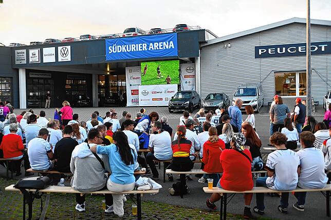 Bild 6: Deutschland – Schweiz: Die schönsten Bilder vom Public Viewing in Tiengen