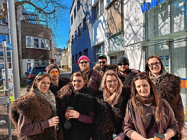 Bild 12: So bunt feiern die Wiiber in Bad Säckingen