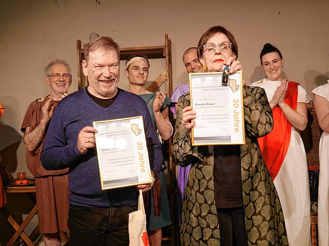 Renate und Günter Kraus wurden für ihre langjährigen Verdienste um die Festspielgemeinde geehrt.