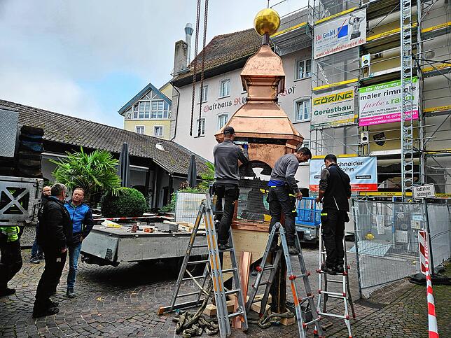 Bild 9: Das untere Tor hat einen neuen Glockenturm! Das sind die spektakulärsten Bilder der Montage