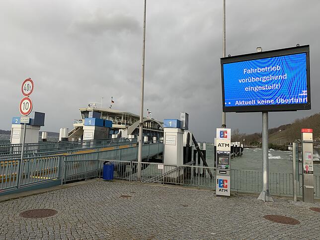 Der Fährbetrieb wurde kurz vor 9 Uhr komplett eingestellt.