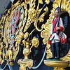 Jetzt sind sie wieder auf Wachtposten: Die zwei fürstlichen Soldaten-Figuren im Eingangsbereich zum Fürstlich Fürstenbergischen Archiv.