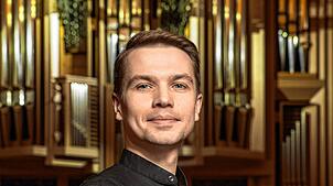 Konstantin Volostnov spielt im Fridolinsmünster. Foto: Severin Zöhrer