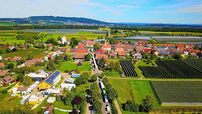 Umgeben von Grünflächen und Wäldern liegt Ittendorf zwischen Markdorf und Stetten. Südlich des Markdorfer Teilortes wird die Stadt in ...