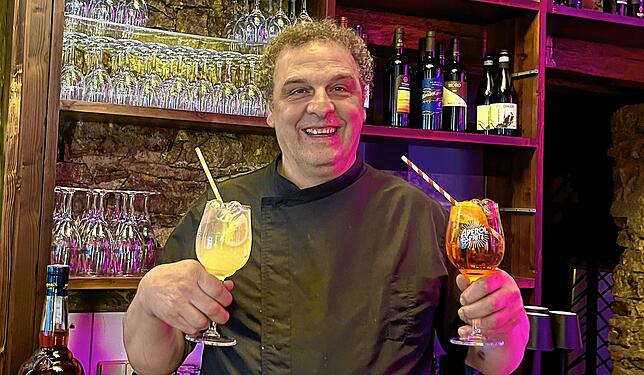 Carmine Galasso ist bekennender Spritz-Liebhaber – wie es für einen stilechten Italiener auch gehört. Persönlich bevorzugt er Aperol.