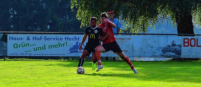 Bild 35: FC Hochrhein besiegt den FC Wallbach deutlich mit 4:0 &ndash; und wir haben die Bilder!