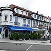 Dieses Ensemble ist charakteristisch für den Oberrheinplatz. Da es Teil der Bebauungsplanänderung ist und nicht unter Denkmalschutz ...