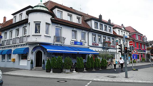 Dieses Ensemble ist charakteristisch für den Oberrheinplatz. Da es Teil der Bebauungsplanänderung ist und nicht unter Denkmalschutz ...