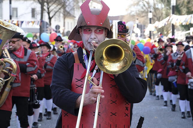 Bild 23: Bilder vom großen Fasnet Samschdig-Umzug der Poppele-Zunft (1)