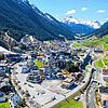 Blick auf den österreichischen Wintersportort Ischgl, der wegen zahlreicher Infektionen zu Beginn der Pandemie als Corona-Hotspot ...