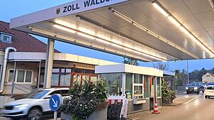 Eine zusätzliche Querung über den Rhein, hier der Grenzübergang bei Waldshut-Koblenz, ist angesichts der Verkehrsproblematik auch für ...