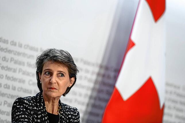 Die Schweizer Bundespräsidentin Simonetta Sommaruga bei der Vorstellung der neuen bundesweiten Corona-Maßnahmen.