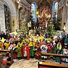 Im feierlichen Dreikönigsgottesdienst, der von den Sternsingerkindern und Erwachsenen mit kraftvollem Gesang bereichert wurde, wurde das ...