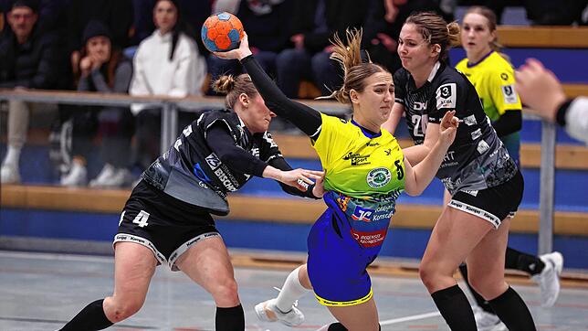 Julika Schmidt (am Ball) erzielte in ihren ersten 20 Spielen 35 Treffer.