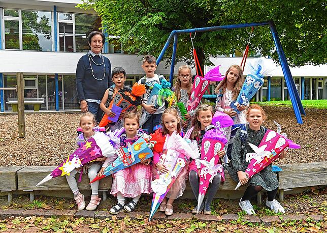 Grundschule Frickingen: Die Klasse 1b mit Klassenlehrerin Nairy Hummel.