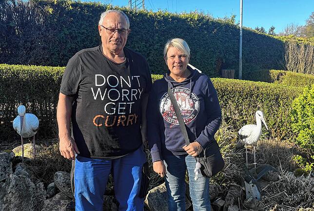 Gartenobmann Thomas Keller und Vorsitzende Sandra Kaiser in der Kleingartenanlage Storchenmatt.
