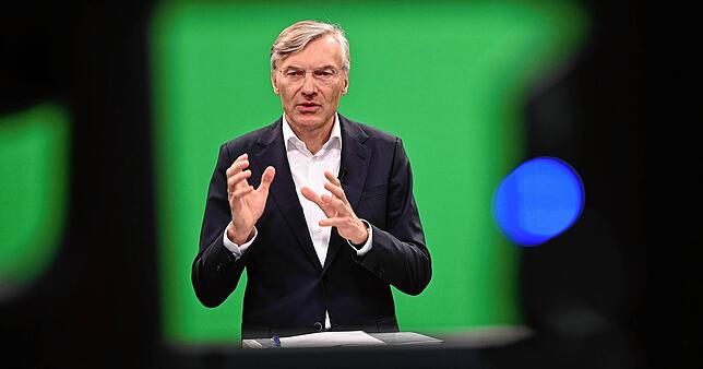 Wolf-Henning Scheider, Vorstandsvorsitzender der ZF Friedrichshafen AG, hat im März angekündigt, sich Anfang 2023 aus der Konzernspitze ...