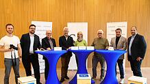 Podiumsdiskussion zur Kommunalwahl im Video-Format (von links): Redakteur Nico Talenta hinter der Kamera, Markus Baier (Leiter der ...