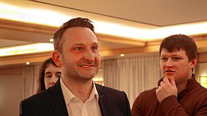 Volker Mayer-Lay (CDU) am Wahlabend in Schnetzenhausen. Er ist nun sicher im Bundestag.