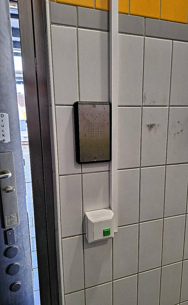 Die Gegensprechanlage in der Toilette bringt die Deutschen Bahn laut eigener Aussage wieder auf Vordermann (Archivbild).