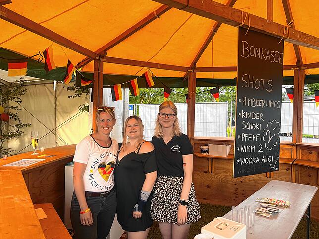 Bild 21: Zwischen Musik und EM – Der Freitag beim Dorffest Lienheim