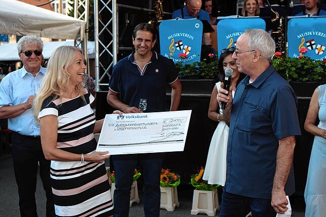 Bild 34: Bilder vom Weinfest Konstanz 2024: Feiern auf dem Stephansplatz