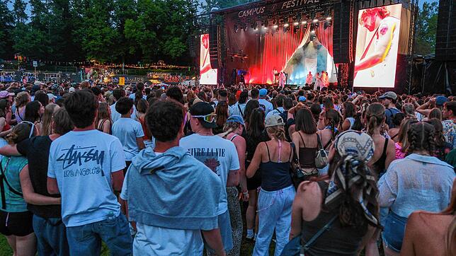 Auch beim Feiern in einer großen Menge gelten auf dem Campus-Festival bestimmte Regeln.