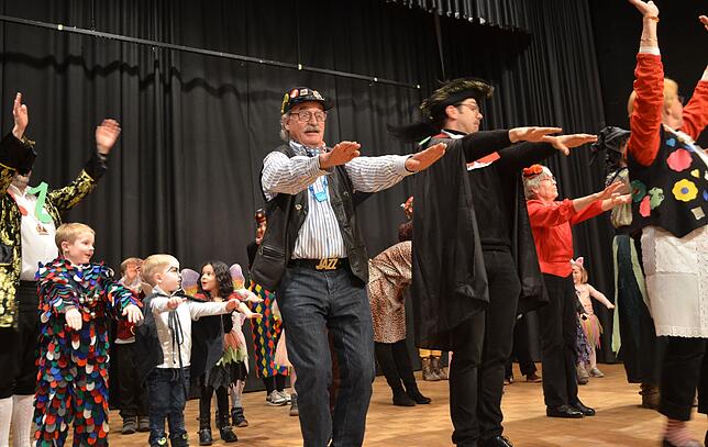 Bild 23: Bilder von der bunten Fasnacht für Senioren in der Stadthalle