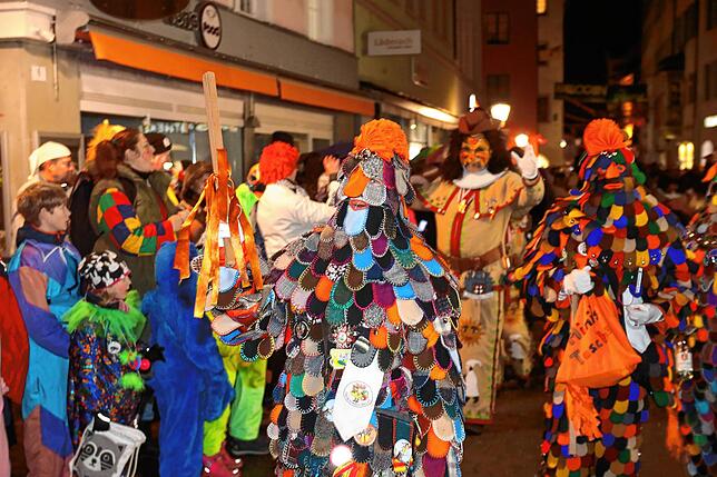 Bild 29: Endlich! Butzenlauf stimmt Konstanzer auf die Straßenfasnacht ein