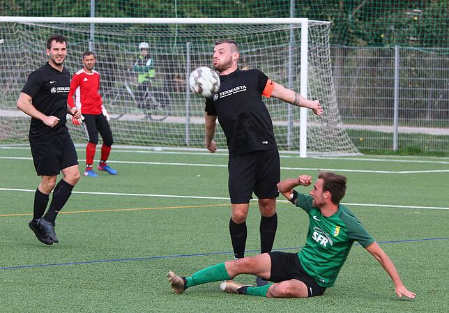 Bild 10: SpVgg. Brennet-Öflingen feiert 6:1-Kantersieg beim SV Herten