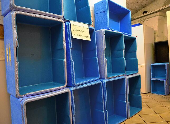Leere Boxen an der Wand: Vorbei die Zeiten, da die Tafelfahrer stets mit gutgefüllten Kühlboxen von ihren Touren zurückgekehrt sind.