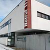 Ein schmuckes Gebäude auf der grünen Wiese, die Integrierte Leitstelle in Villingen-Schwenningen. Doch inzwischen haben die Anrufe und ...