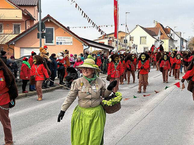 Bild 4: Bilder vom Jubiläumsumzug der Bierkärhexen in Mimmenhausen - das war die Gaudi!