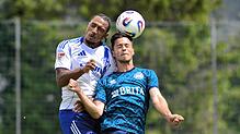 Gut in Form: Robin Kalem (vorn) aus Lottstetten setzte sich mit seinem neuen Verein SV Wehen Wiesbaden in Neustift im Stubaital mit 3:2 ...