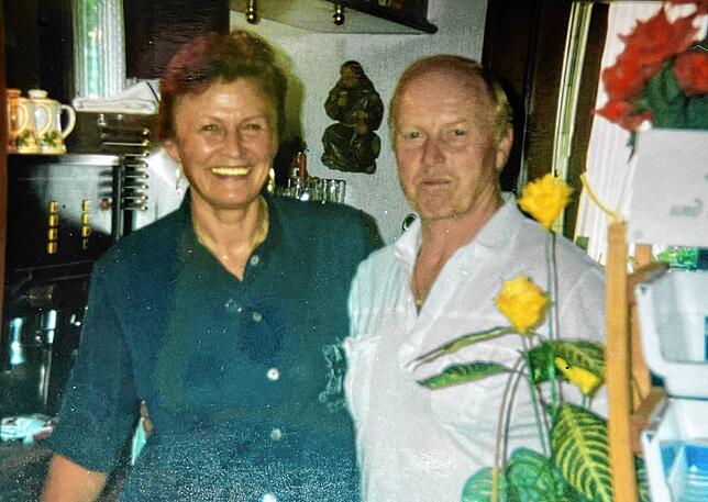 Anni und Berthold Arnold in ihrem Hotel im August 1996.